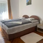Fecskefeszek Vendeghaz *