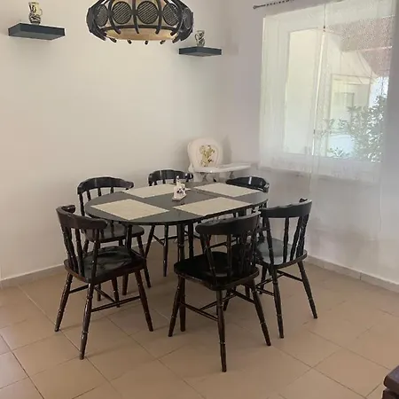 Fecskefeszek Vendeghaz Apartamento *